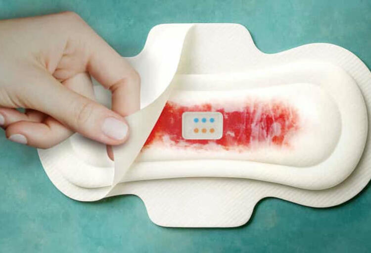 Un capteur intégré aux protections hygiéniques pour détecter des maladies dans le sang menstruel